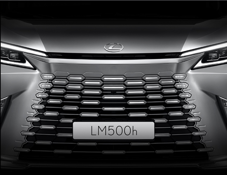 렉서스 LM 7